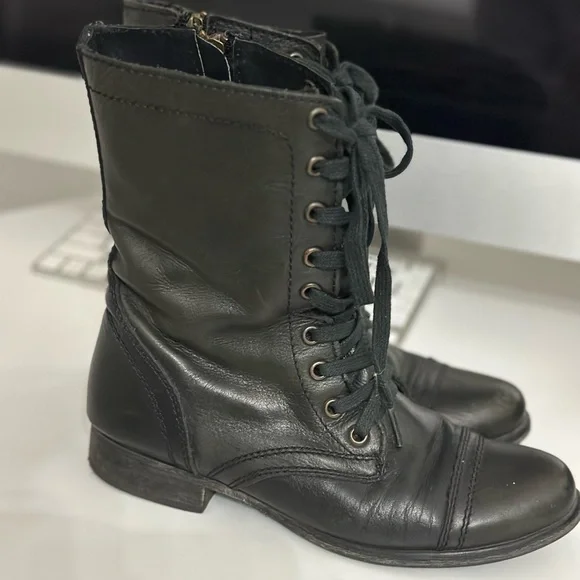 Steve Madden Troopa boots - Picture 2 of 5